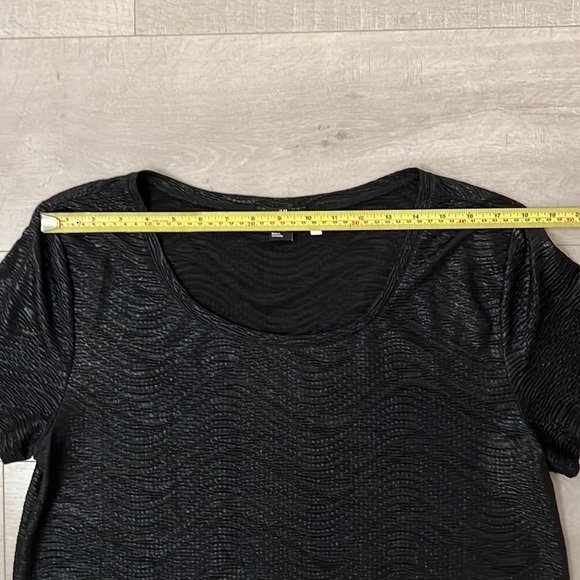 H&M black textured blouse - Picture 5 of 6